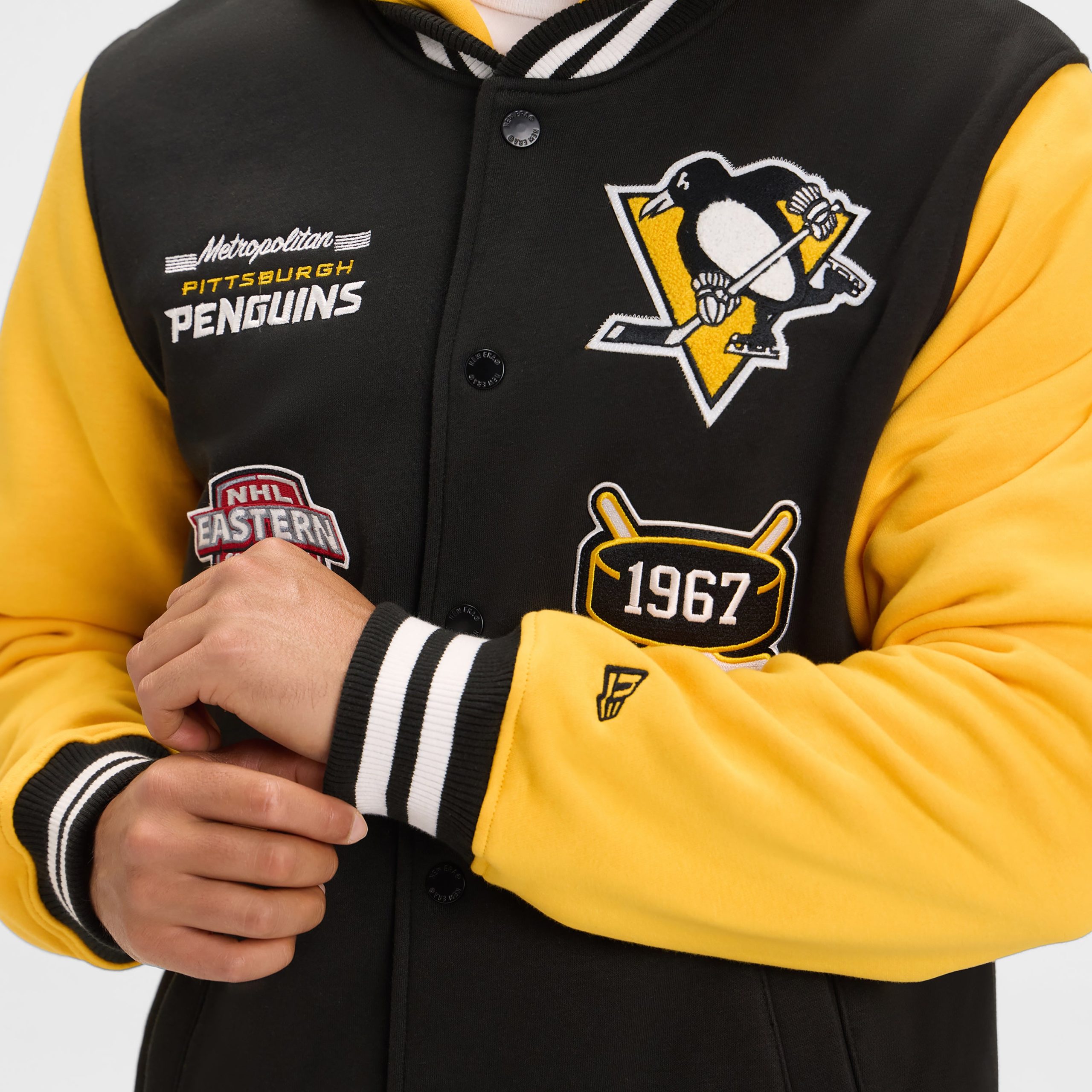 Philadelphia 76ers Throwback Black Jacket - Image 4