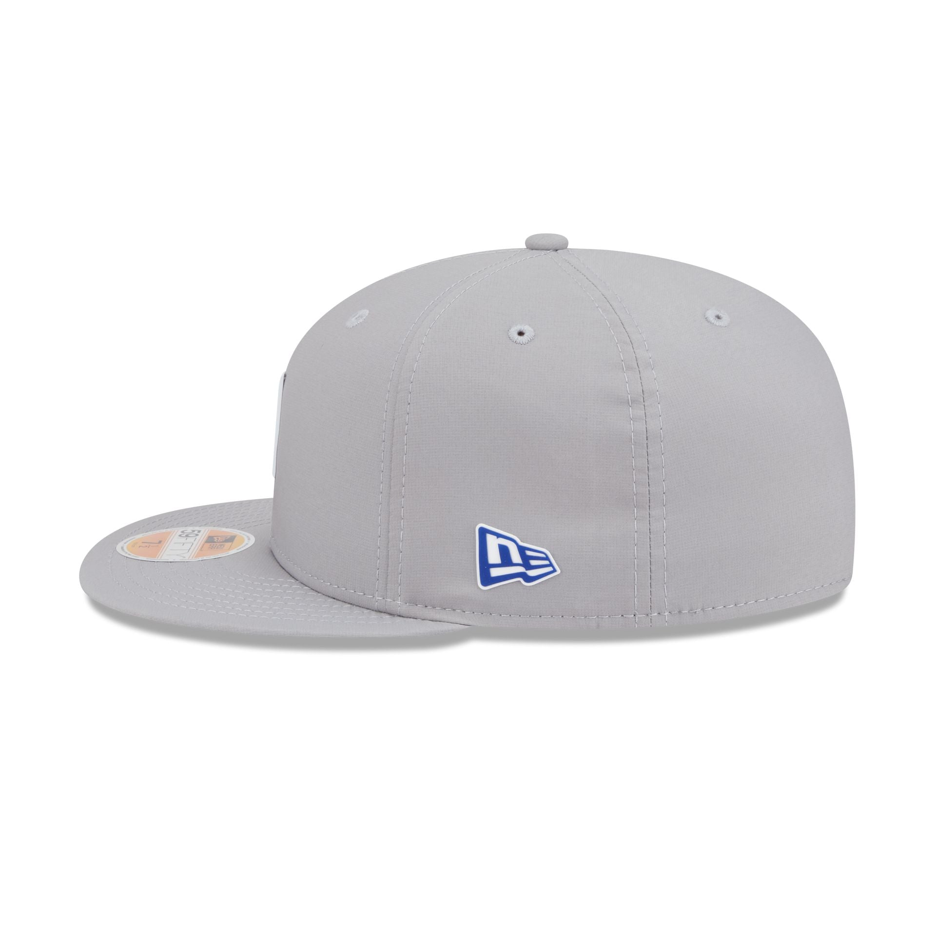 New York Giants 2025 Sideline Hot Weather Gray 59FIFTY Fitted Hat - Image 4